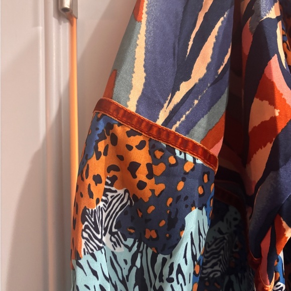 UMGEE printed Blouse - Picture 4 of 5